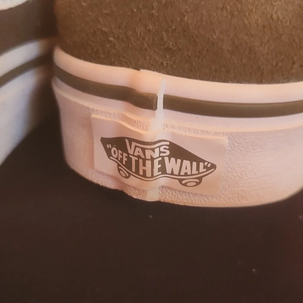 Vans - Picture 7 of 8